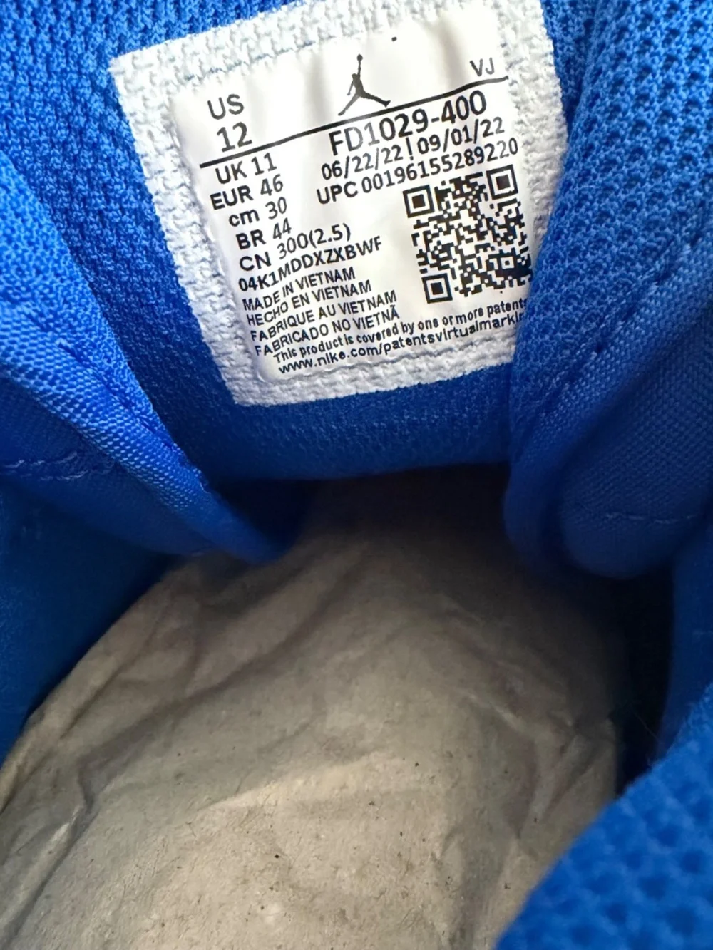 NWOB - The Air Jordan 1 Mid Knicks - Size US M 12